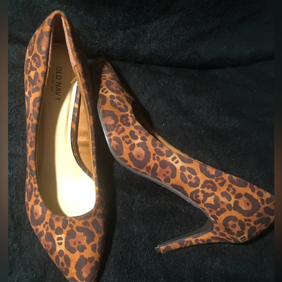 Old Navy Leopard Pumps - Picture 1 of 4